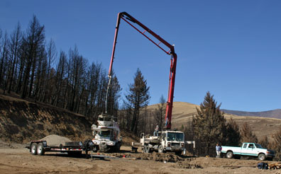 Smoothing the concrete footing